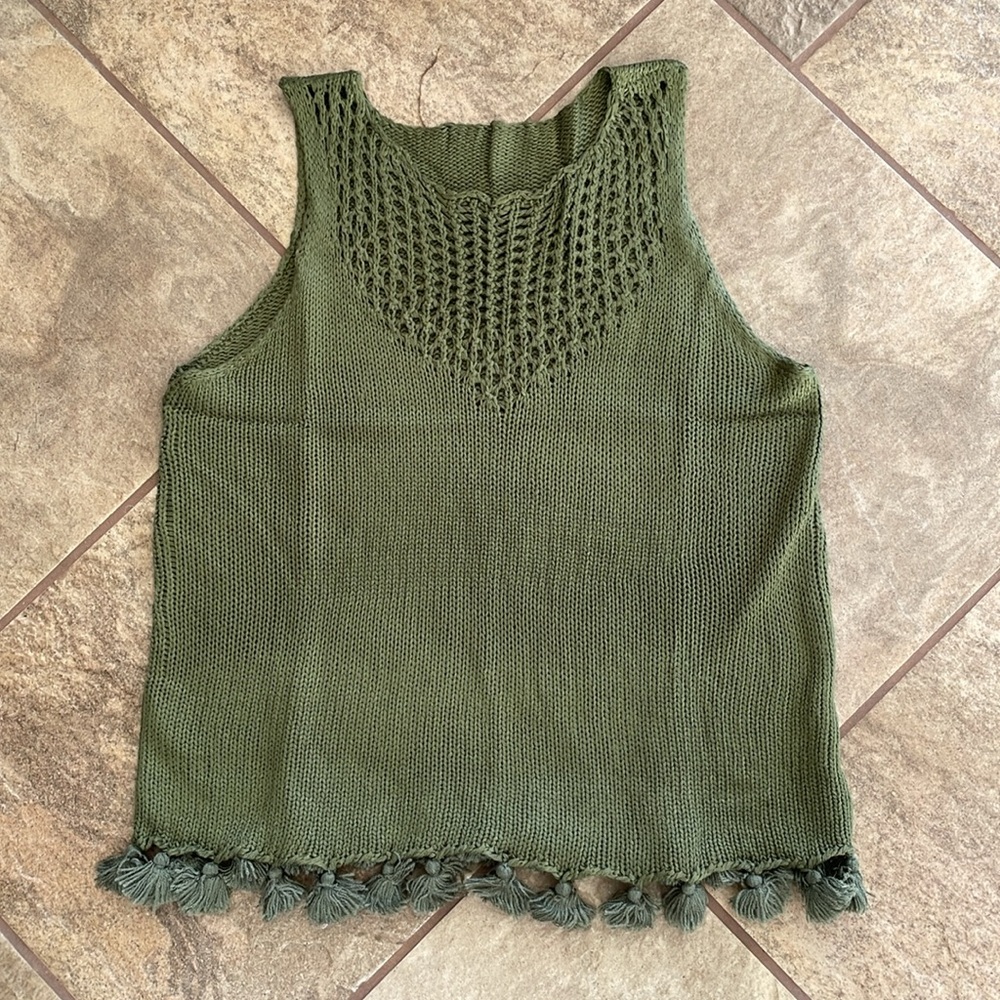 Tasseled Crochet Knit Tank - Picture 10 of 12
